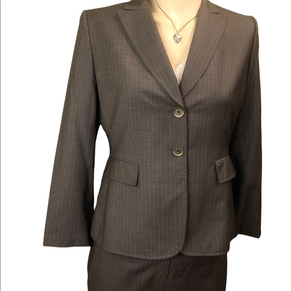 Tahari Arthur S. Levine Gray pinstripe suit 12P